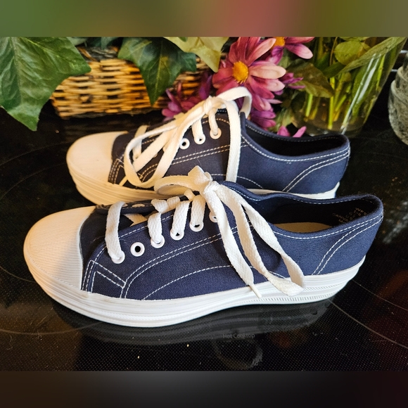 KEDS women's 6.5 blue platform sneakers - Picture 5 of 7